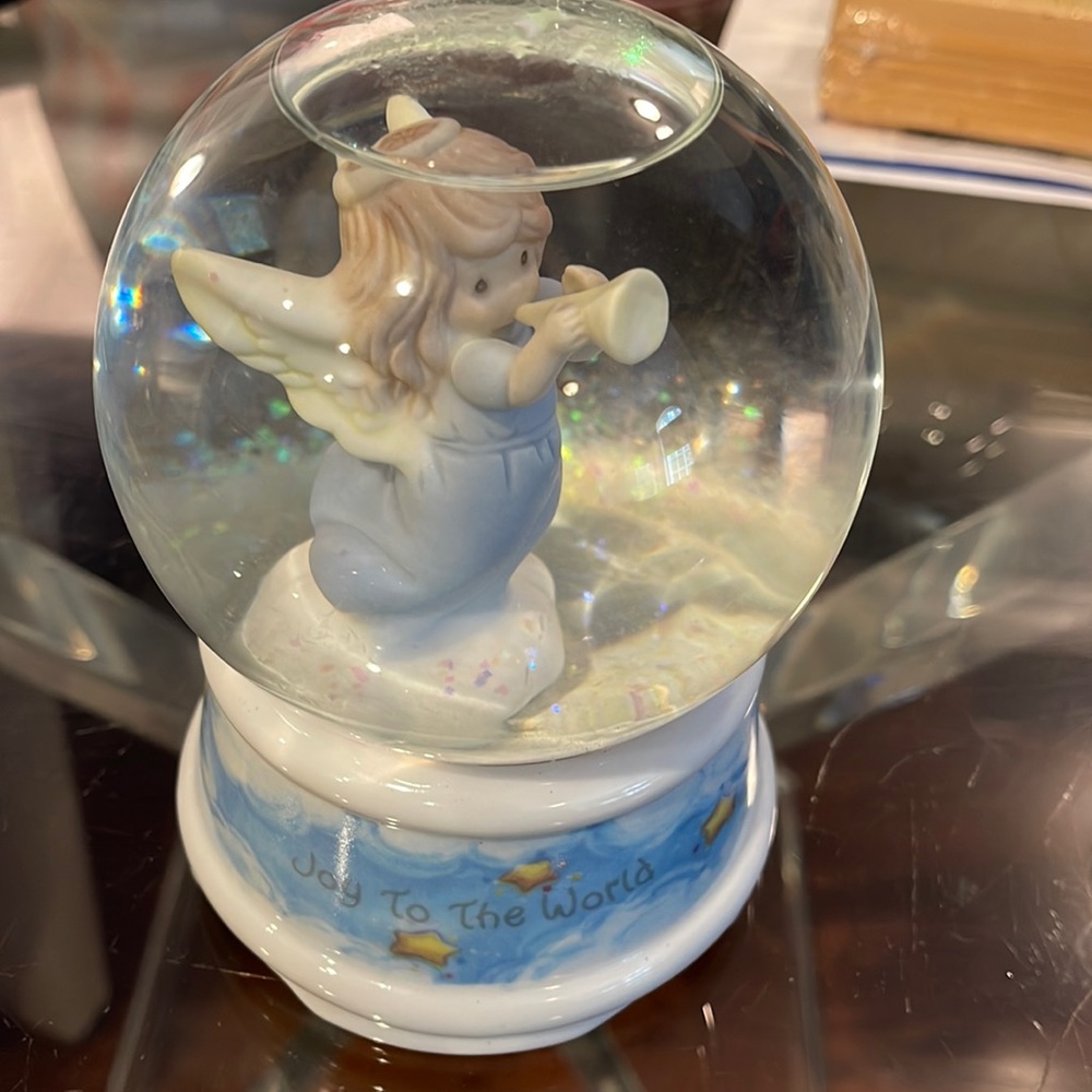 Precious moments joy to the world musical snow globe